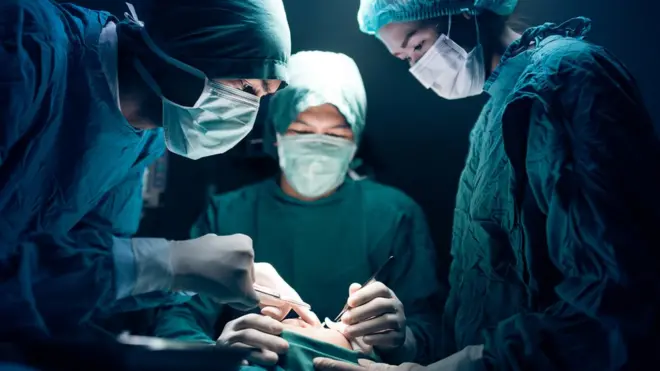 No hay evidencia que demuestre los beneficios de esta práctica, dice la OMS