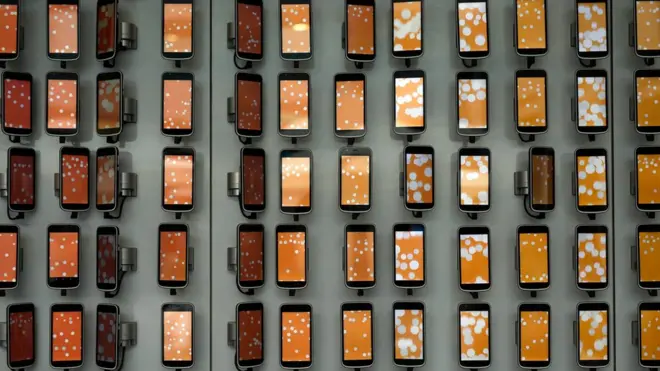 ကူးလ်တက် -- ၂၀၁၈ မိုလ်ဘိုင်း ပြပွဲကြီး