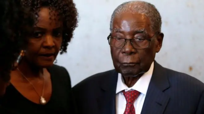 L'ex-président zimbabwéen et sa femme Grace Mugabe
