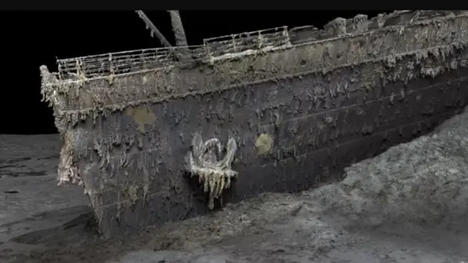 समुद्राच्या तळाशी असलेलं टायटॅनिक 