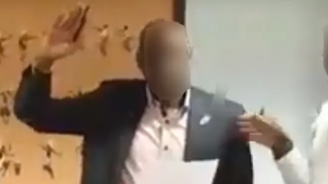 ኢዱ ንላዕሊ ዝዘርግሐ ሰብ