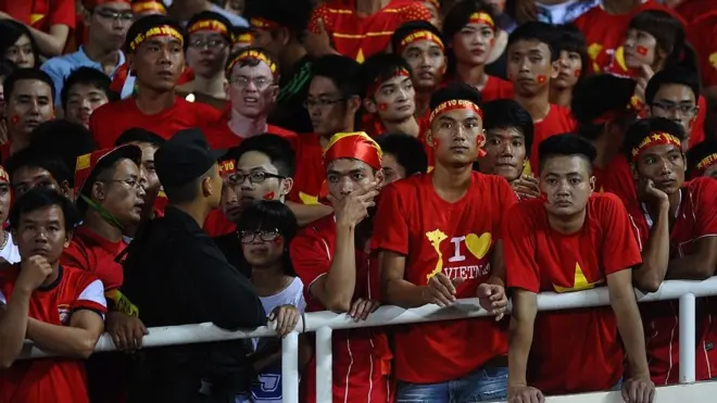 Cổ động viên Việt Nam (ảnh 2014)