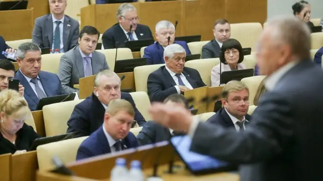 "Это возраст дряхлости!": депутаты спорят о пенсионной реформе