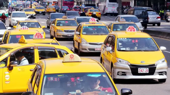 台北街頭的出租車（台灣中央社資料圖片）