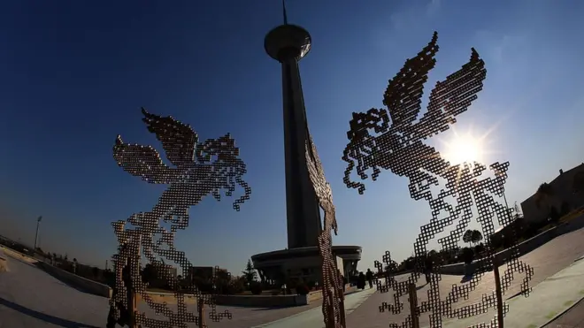 جشنوارههای هنری فجر در بهمنماه برگزار میشوند