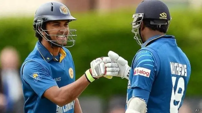 එක්දින කණ්ඩායමේ නායක ඇන්ජලෝ මැතිව්ස් ආබාධයකට ලක්වීම නිසා තරඟය පැවැත්වුනේ දිනේෂ් චන්දිමාල්ගේ නායකත්වයෙනි