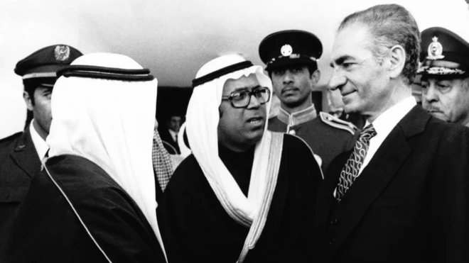 شاه موافقت ایران با تشکیل امارات متحده عربی را به بازگشت جزایر سه‌گانه موکول کرده بود