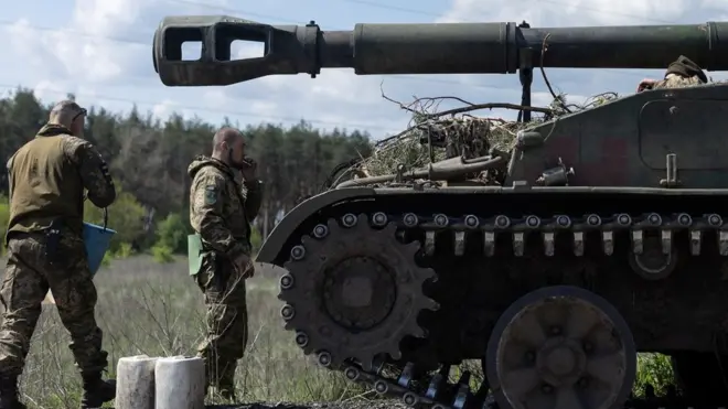 جنديان أوكرانيان.