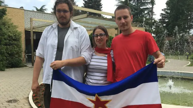 Никола Стаматовић и Ана Ђорђевић из Београда, а Недим Фејзовић из Сарајева - заједно у Кући цвећа