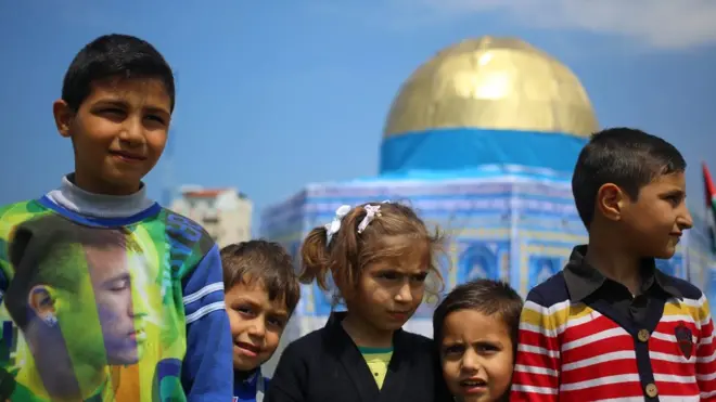 غزہ کی آبادی کا چالیس فیصد حصہ پندرہ سال سے کم عمر نوجوانوں پر مشتمل ہے