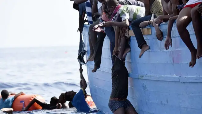 Thousands of migrants dey try each year to cross di Mediterranean so dat dem go reach Europe; dem rescue dis ones near Libya