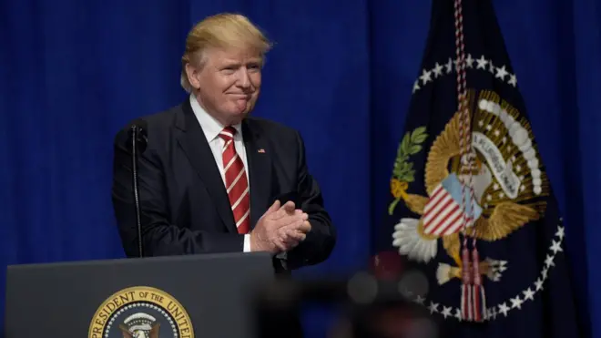 Дональд Трамп на авиабазе во Флориде