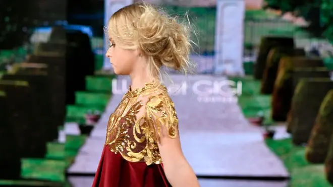 Veruje se da je prva devojčica sa amputiranim nogama na modnoj pisti u Njujorku