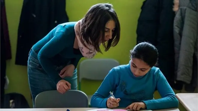 Prezidentin sərəncamı ilə 240 min müəllimin əmək haqqı 10 faiz artırılıb