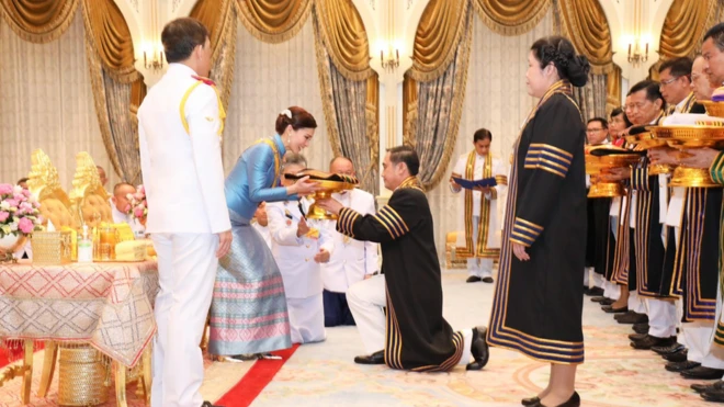 สมเด็จพระนางเจ้าฯ พระบรมราชินี