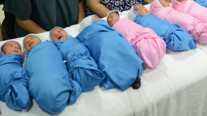 Secara ilmiah, jenis kelamin seorang anak ditentukan oleh kromosom dari sperma ayah.