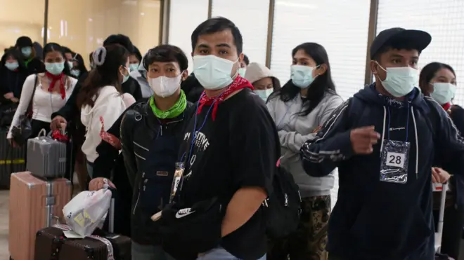 Sejumlah Warga Negara Indonesia (WNI) dikumpulkan untuk pendataan setibanya dari Myanmar di Terminal 2, Bandara Soekarno Hatta, Tangerang, Banten, Kamis (22/1/2026).