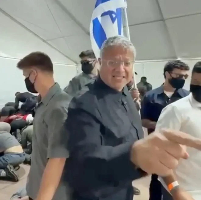 پس از آن‌که ایتامار بن‌ گویر، وزیر امنیت ملی اسرائیل، ویدیویی منتشر کرد که در آن فعالان را در حالی که زانو زده و دستانشان از پشت بسته شده بود، مورد تمسخر قرار می‌داد، سفرای اسرائیل در این کشورها احضار شدند
