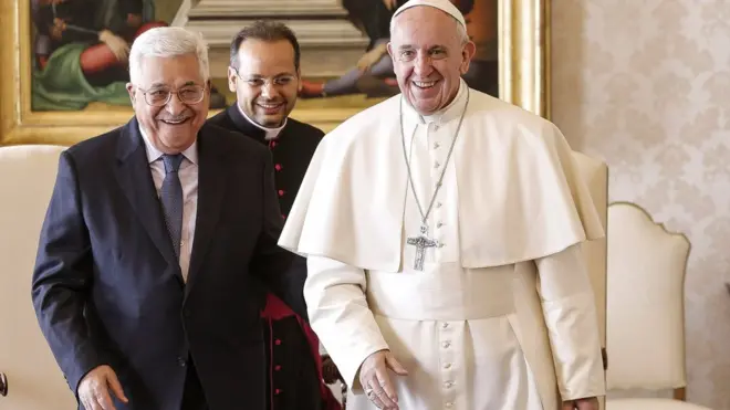 عباس: إذا كان القرار يقضي بنقل السفارة إلى اقدس، فهذا لن يساعد على تحقيق السلام