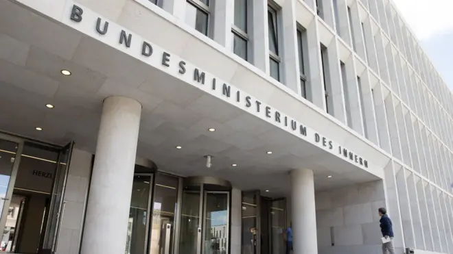 دفتر فدرال امنیت اطلاعات (بی اس آی) درحال تحقیق درباره این نفوذ است