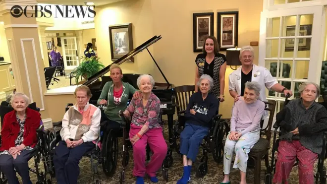 Ancianas en su nuevo hogar