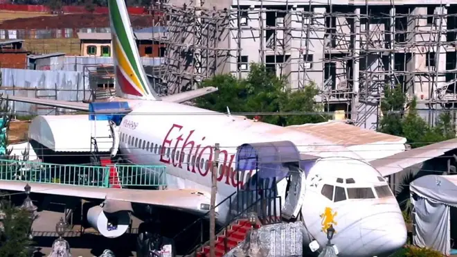 ሰባት ናብ ነፋሪት እንተስቅሉ ካብ ሓደ ቦታ ናብ ካሊእ ቦታ ንምጉዕዓዝ እምበር ኮፍ ኢሎም ሻሂ ክሰትዩ ወይ ክዘናግዑ ኣይኮነን።