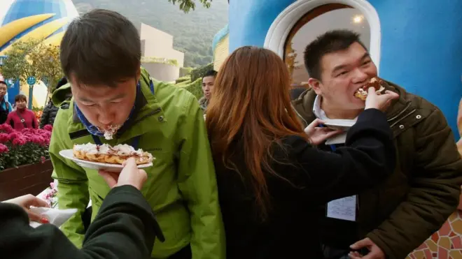 Сучасні способи знайомства відкривають широкі можливості. Кулінарний конкурс під час "швидких побачень"