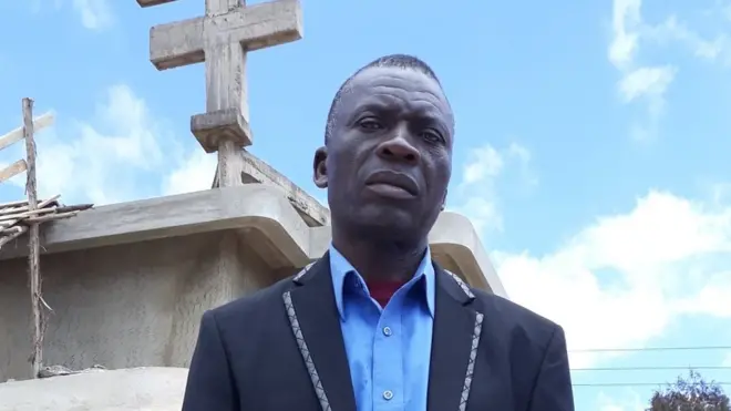 Kaburi hilo limechimbwa chini umbali wa mita 12 hivi, na juu yake kujengwa jumba kubwa la ghorofa