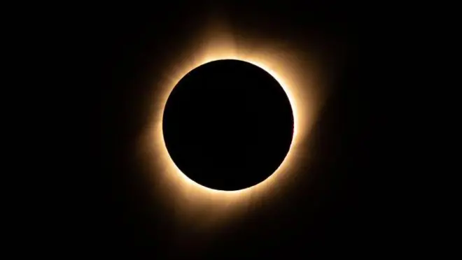 खग्रास सूर्यग्रहण