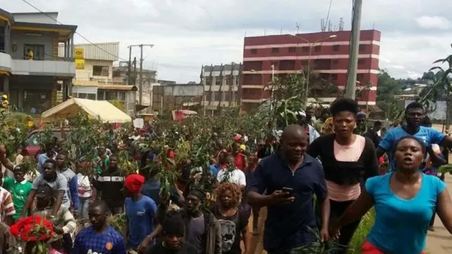 De leaders say make goment komot army from de two regions, free prisoners weh deh get connection wit de crisis