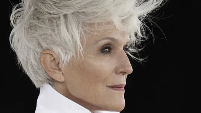 Мейе Маск, для которой карьера модели - прежде всего возможность путешествовать и знакомиться с талантливыми людьми по всему миру, планирует продолжать работать в ближайшие 10 лет