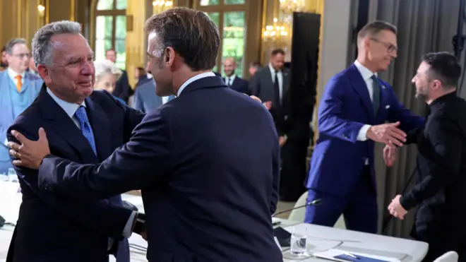 دیدار متحدان اوکراین در پاریس