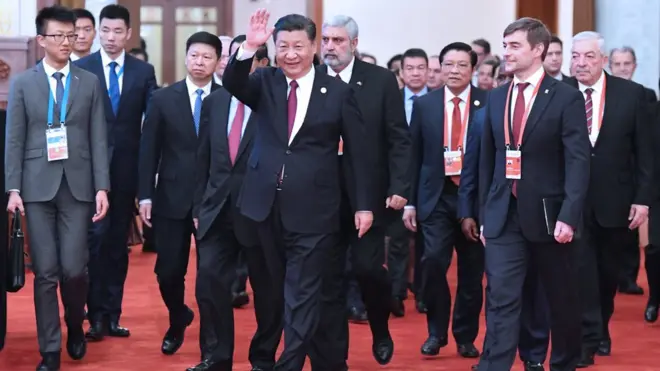Hội nghị các đảng phái thế giới tại Bắc Kinh: theo báo chí Trung Quốc, Chủ tịch Tập không muốn "xuất khẩu mô hình Trung Quốc" nhưng sẵn sàng để các nước đến học hỏi