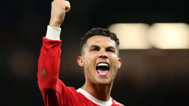 Cristiano Ronaldo and e partner dey expect twins