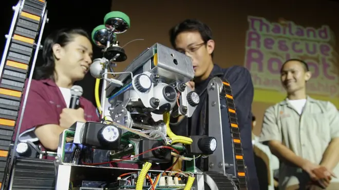 ภาพหุ่นยนต์กู้ภัย