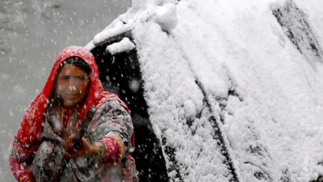 کشمیر برفباری