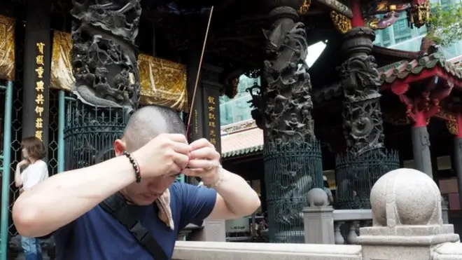 出於環保減少燒香和燒紙錢，其實許多宗教和民間信仰團體早已付諸實施。