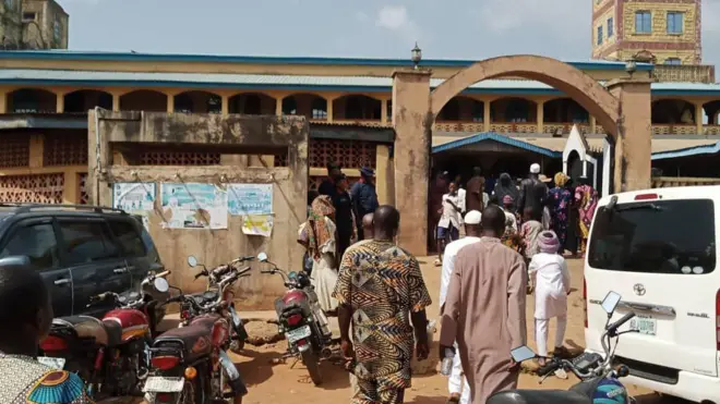 Moṣalaṣi ilu Inisa