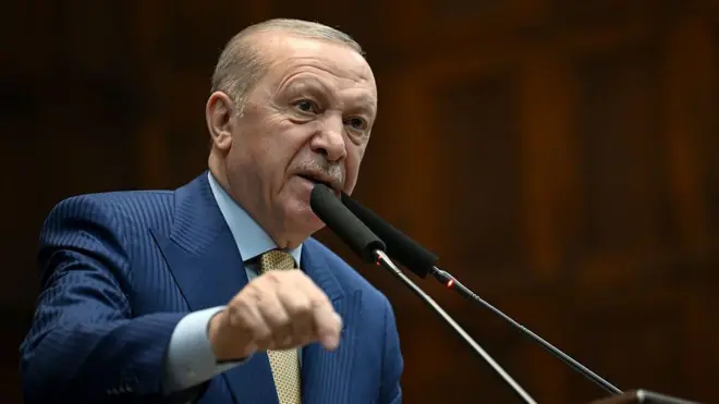 Erdoğan AKP'nin Meclis'teki grup toplantısında konuşurken