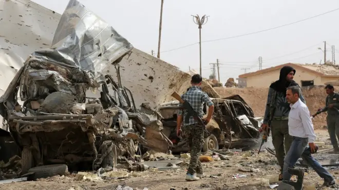 ISの爆破攻撃を受けたシリア・ハサカの北にあるYPG検問所（9月14日）