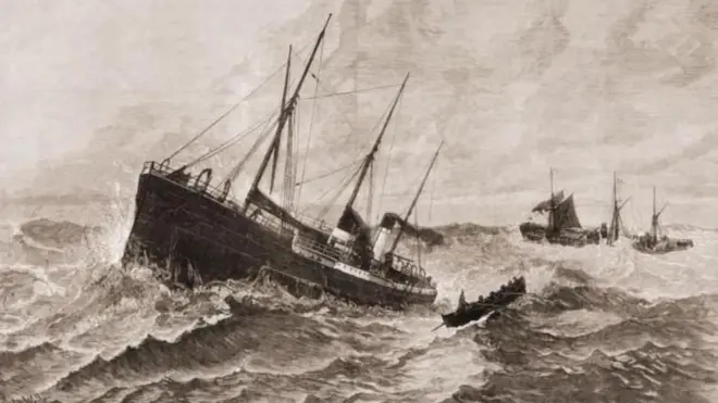 సముద్రంలో నావ ఫోటో