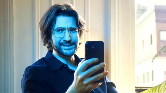 உங்கள் அலைபேசியிலிருந்து வரும் நீல நிற ஒளி உங்கள் தூக்கத்தைக் கெடுக்கவில்லை