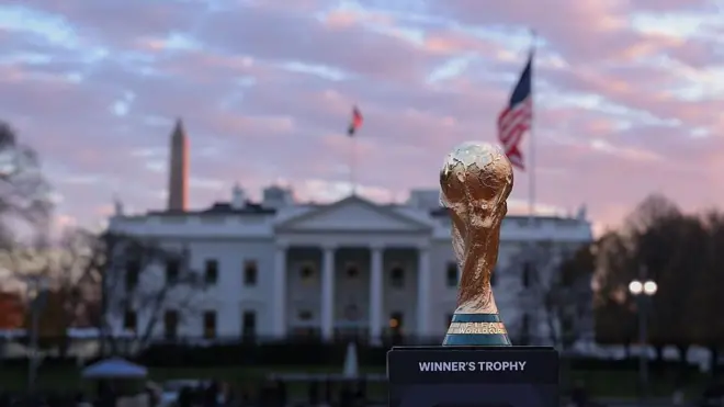 La copa del mundo frente a la Casa Blanca