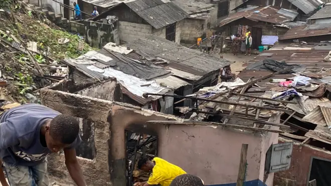 Elechi Beach na one of di slums for Port Harcourt and most of di houses na batcher wey dey closely built wit plank and zinc
