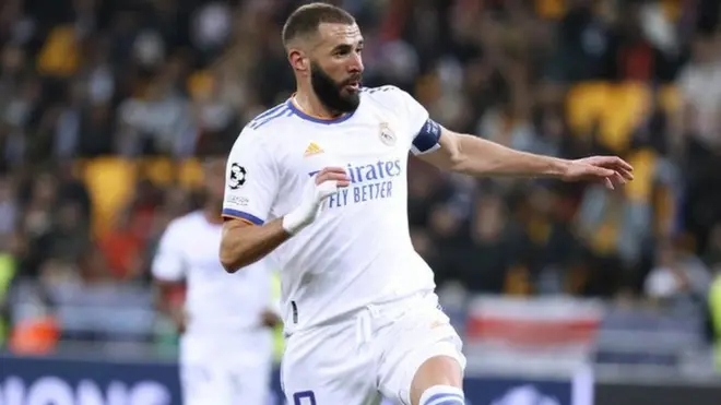 بنزيمة، 33 عاماً، سجل أهدافاً لريال مدريد والمنتخب الفرنسي خلال الأيام العشرة الماضية.