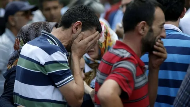 El ataque fue en el principal aeropuerto de Estambul.