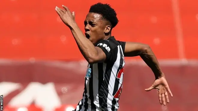 سجل جوزيف ويلوك أربعة أهداف في 10 مباريات في الدوري الإنجليزي الممتاز مع نيوكاسل