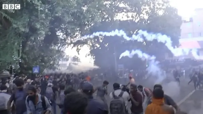 බස්නාහිර පළාතේ පොලිස් කොට්ඨාස හතකට පොලිස් ඇඳිරි නීතිය