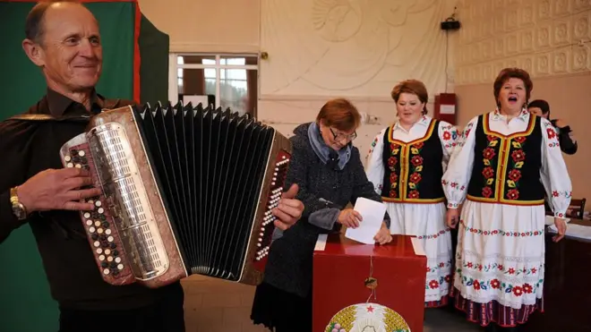 Олександр Лукашенко заявив, що незалежність дісталась Білорусі дуже дешево