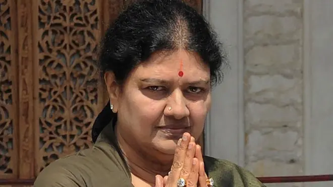 శశికళ, తమిళ రాజకీయాలు,  ఆల్ ఇండియా పురచ్చి తలైవర్ మక్కళ్ మున్నేట్ర కళగం